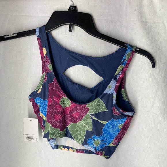 So sporty floral cut out top & high rise bike short size S juniors - Picture 7 of 17